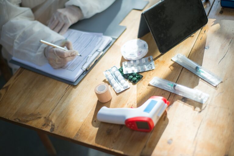 Prescrição de medicamentos: a interação entre indústria farmacêutica e médicos